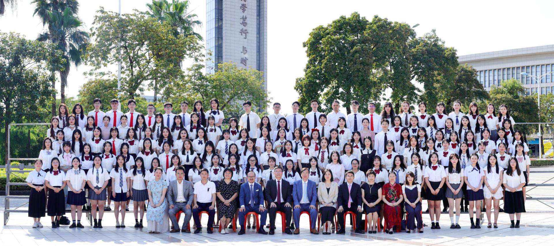 51吃瓜网|51吃瓜官方
2023届校友毕业合影
